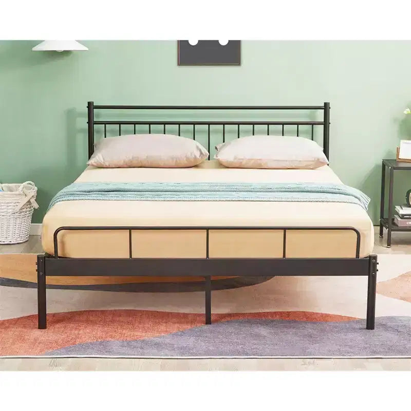 Struttura letto matrimoniale moderna in acciaio, telaio nero per materasso queen size