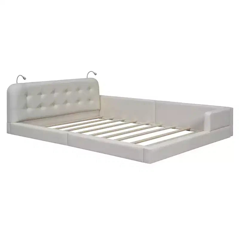 Letto imbottito a terra Queen Size con 2 luci da lettura, letto a piattaforma in PU pelle con testiera ergonomica e sponda di sicurezza