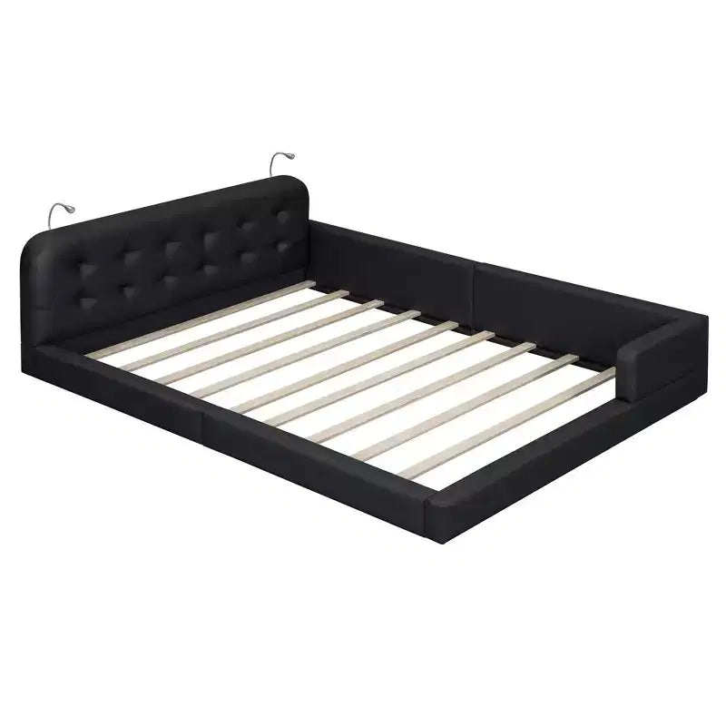 Letto imbottito a terra Queen Size con 2 luci da lettura, letto a piattaforma in PU pelle con testiera ergonomica e sponda di sicurezza