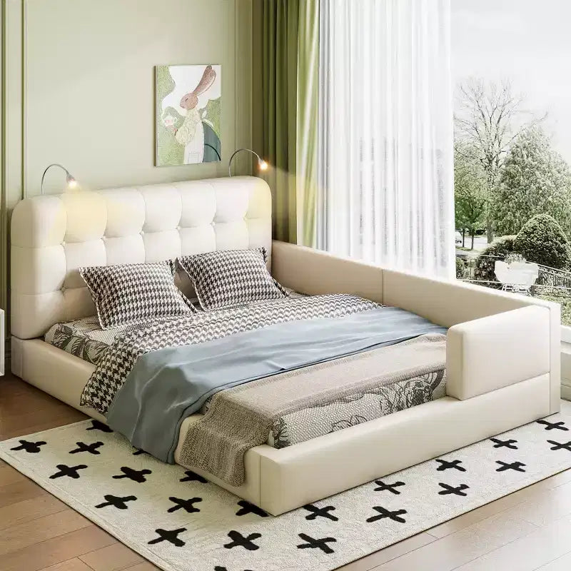 Letto imbottito a terra Queen Size con 2 luci da lettura, letto a piattaforma in PU pelle con testiera ergonomica e sponda di sicurezza