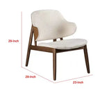 Poltrona Royal Hampton, schienale alato in tessuto bouclé beige, legno noce marrone
