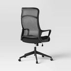 Sedia da ufficio Comfort nera - Room Essentials™: ergonomica, regolabile, schienale in rete, base a 5 ruote