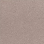 Poltrona imbottita Mid-Century Modern con sedile e schienale trapuntati, supporto con molle insacchettate e gambe in legno