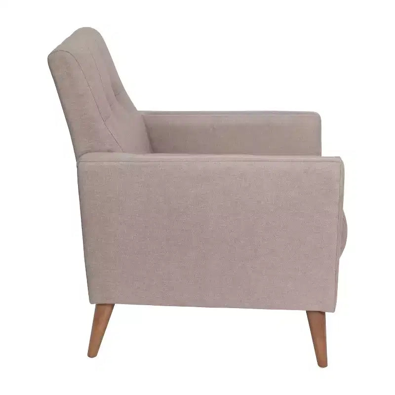 Poltrona imbottita Mid-Century Modern con sedile e schienale trapuntati, supporto con molle insacchettate e gambe in legno